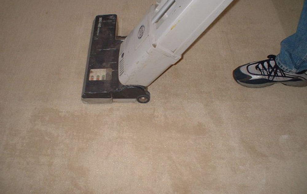 Teppichboden Saugen-1